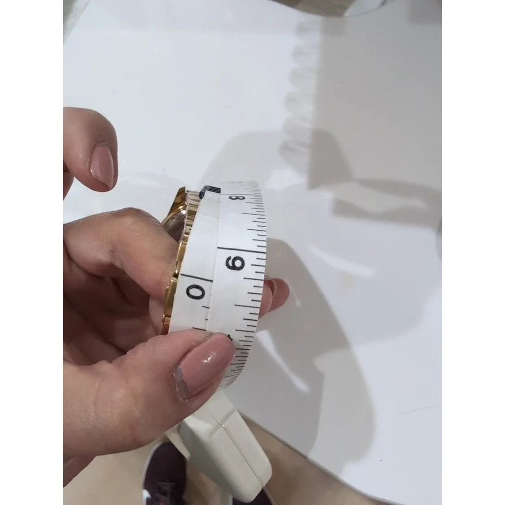 Reginald Mens Wrist‎ Watch Gold White Analog Quartz Needs Battery